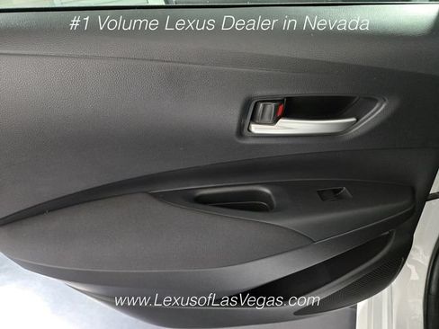 Used 2021 Toyota Corolla LE w/ LE Convenience Package FWD image 18