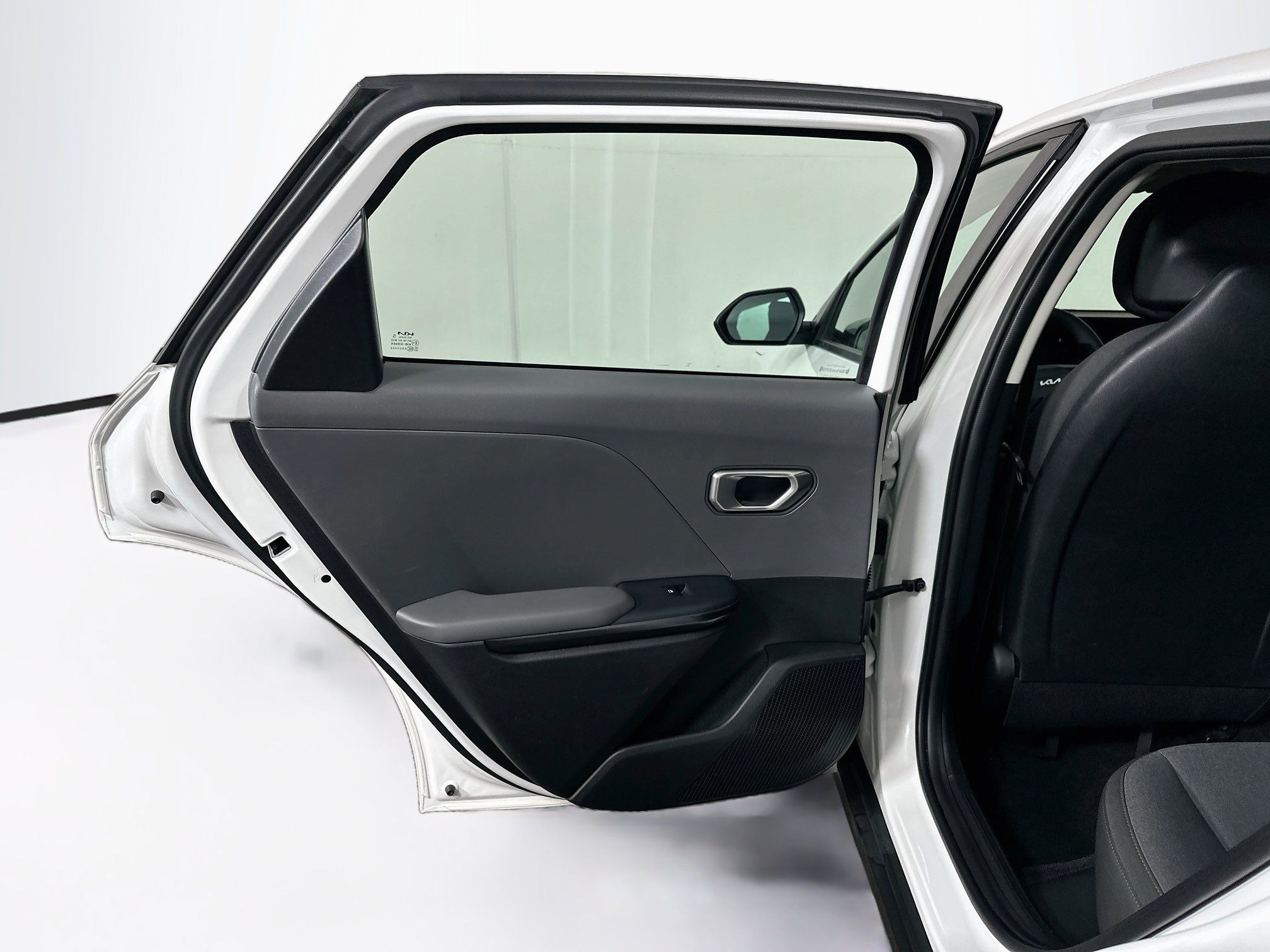 Used 2025 Kia K4 FWD image 25