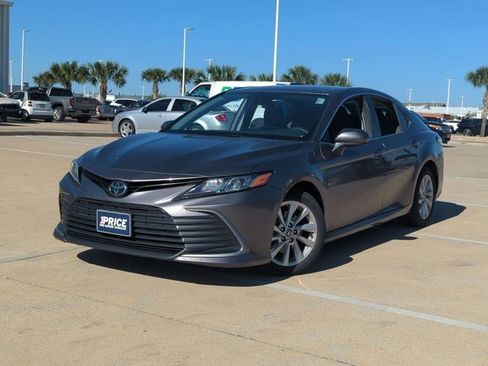 Used 2023 Toyota Camry LE image 1