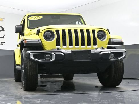 Used 2023 Jeep Wrangler Unlimited Sahara w/ LED Lighting Group AWD/4WD image 3