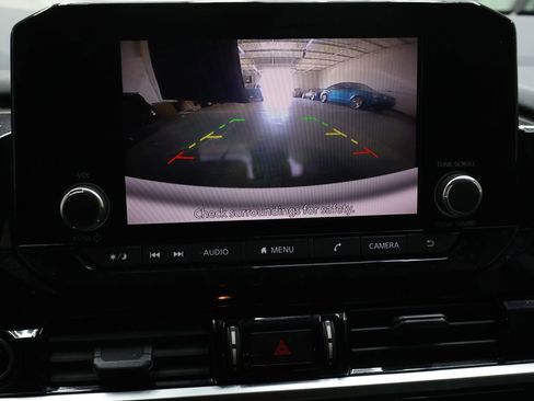 Used 2022 Nissan Pathfinder SV AWD/4WD image 25