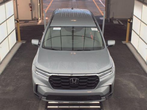 Used 2025 Honda Pilot EX-L image 2