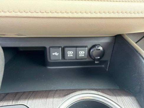Used 2020 Toyota Highlander Limited AWD/4WD image 21