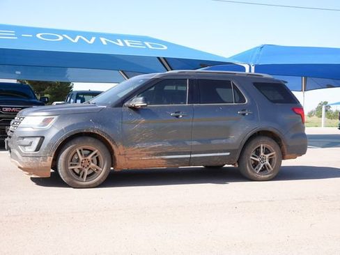 Used 2016 Ford Explorer XLT w/ Equipment Group 202A FWD image 1