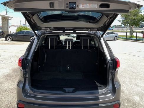 Used 2017 Toyota Highlander XLE FWD image 33