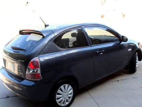 Used 2011 Hyundai Accent GS image 5