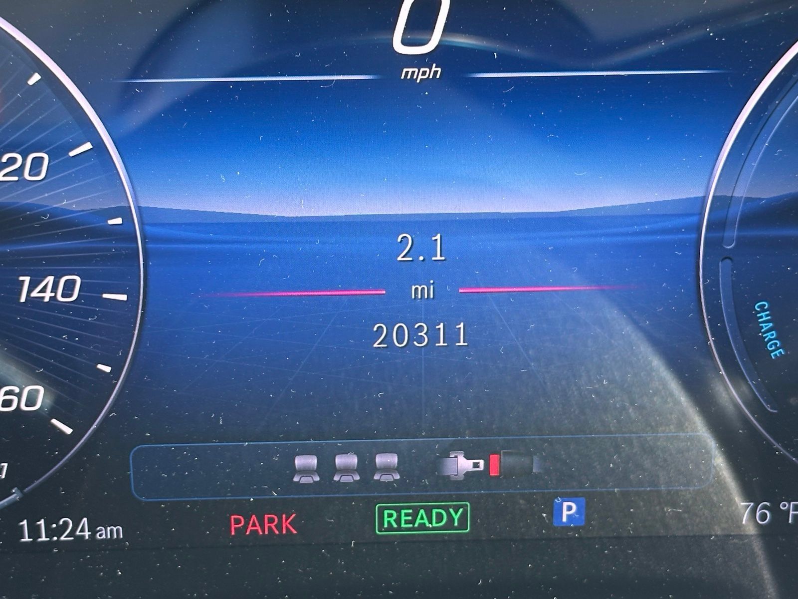 Used 2025 Mercedes-Benz GLC 350e 4MATIC image 3