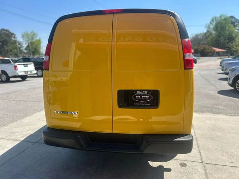 Used 2023 Chevrolet Express 2500 RWD image 7