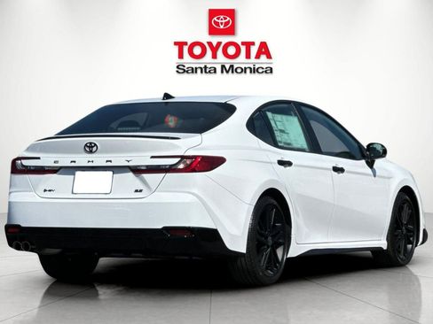 New 2026 Toyota Camry Hybrid FWD image 3