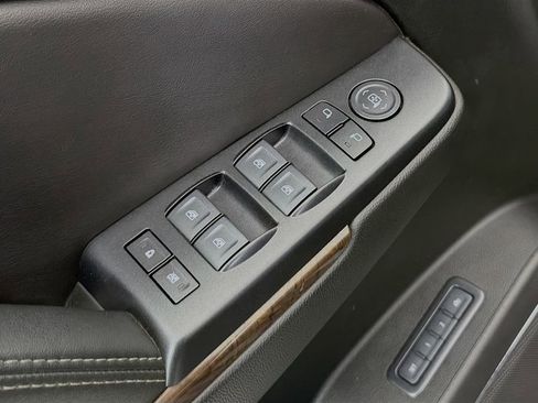Used 2019 Chevrolet Tahoe LT RWD image 19