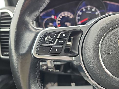Used 2020 Porsche Cayenne AWD/4WD image 19