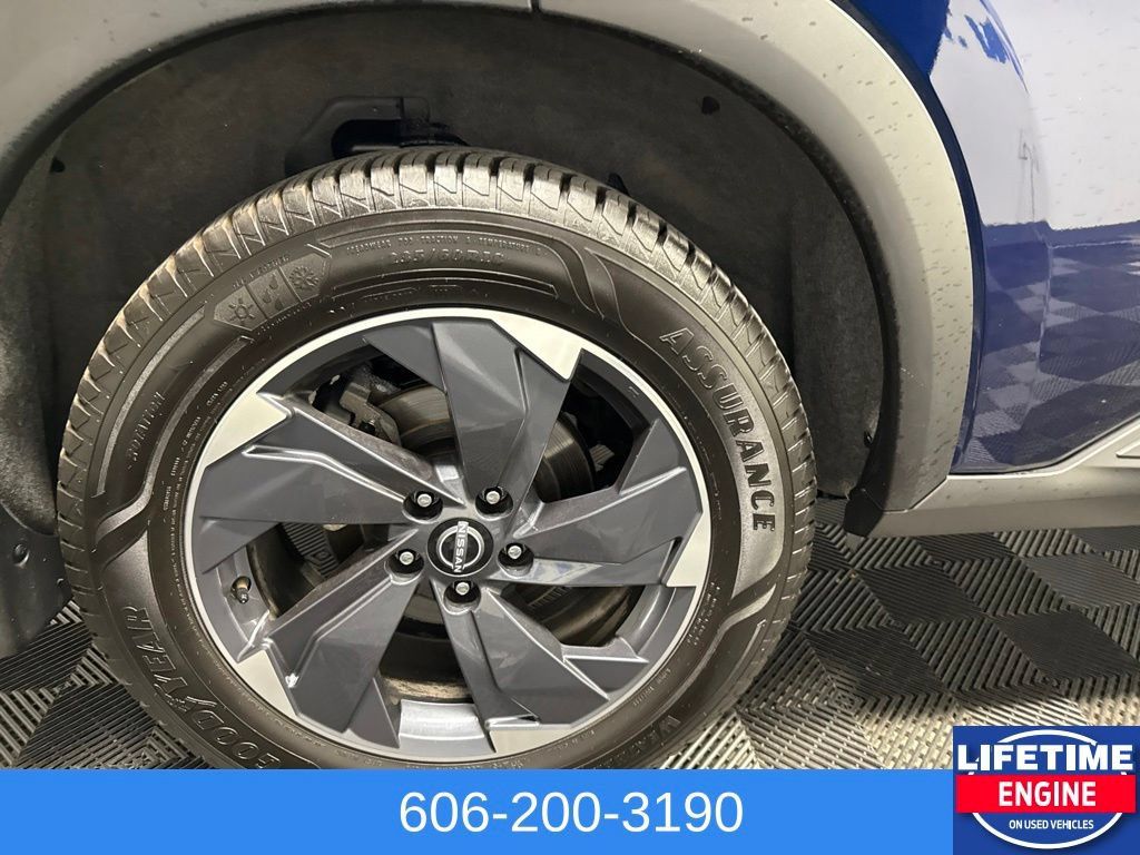 Used 2024 Nissan Rogue SV w/ SV Premium Package AWD/4WD image 7