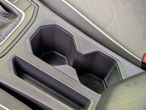 Used 2025 Volkswagen Jetta Sport FWD image 19