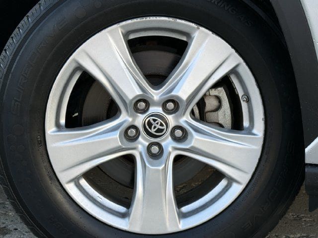 Used 2022 Toyota Highlander LE FWD image 10