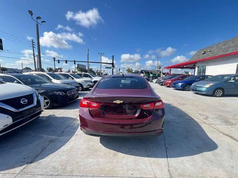 Used 2016 Chevrolet Malibu LT w/ Leather Package FWD image 8