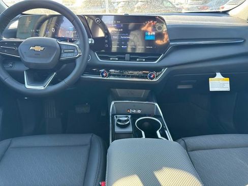 New 2026 Chevrolet Equinox LT w/ Convenience Package II FWD image 20