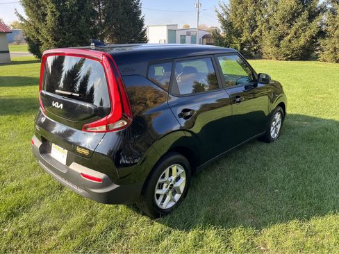 Used 2022 Kia Soul LX w/ Technology Package image 5