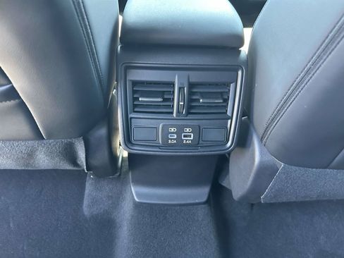 Used 2026 Subaru Forester Premium AWD/4WD image 13