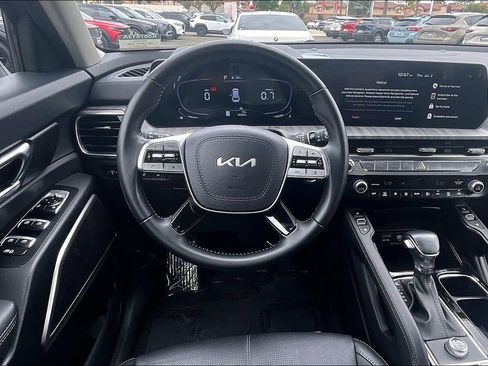 Used 2024 Kia Telluride EX w/ EX Captain's Chair Package FWD image 7