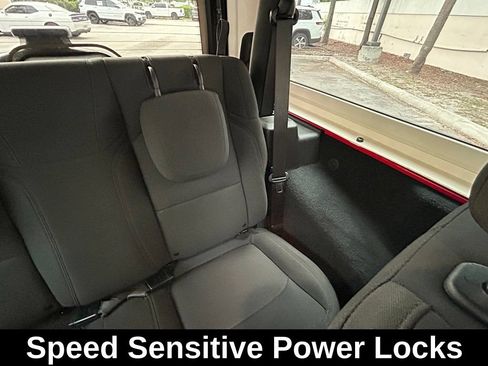 Used 2019 Jeep Wrangler Sport AWD/4WD image 14