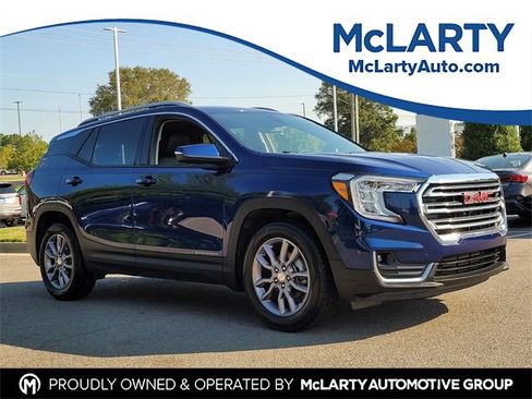 Used 2023 GMC Terrain SLT image 1