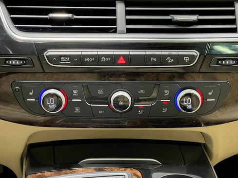 Used 2017 Audi Q7 3.0T Premium Plus w/ Premium Plus Package image 28