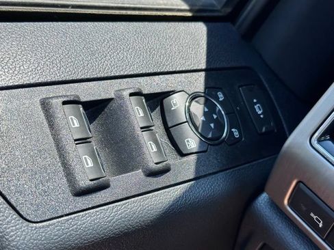 Used 2022 Ford F350 Platinum w/ Tremor Off-Road Package AWD/4WD image 17