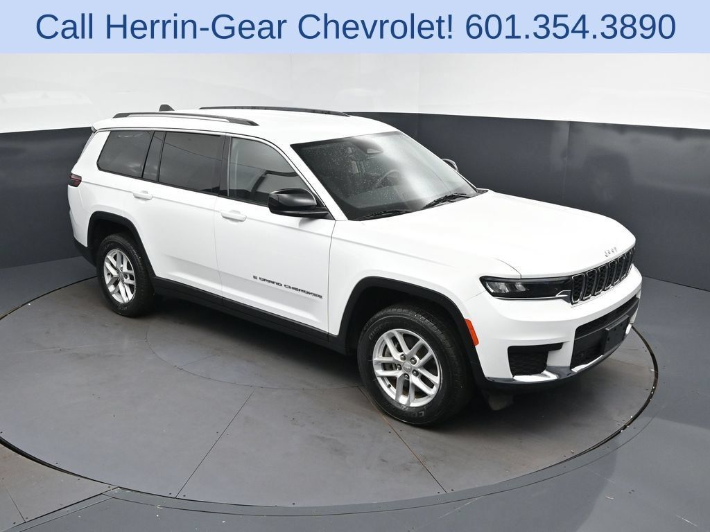 Used 2023 Jeep Grand Cherokee L Laredo RWD image 36