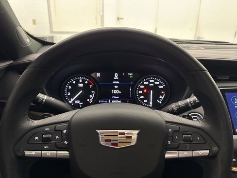 Used 2022 Cadillac XT4 Sport image 27