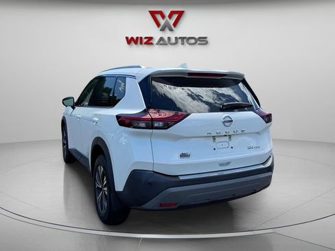 Used 2021 Nissan Rogue SV w/ Premium Package AWD/4WD image 3