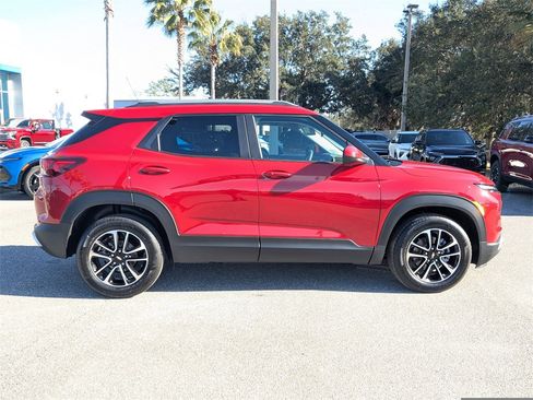 Certified 2026 Chevrolet TrailBlazer LT w/ Driver Confidence Package image 2