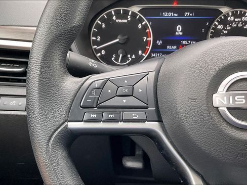 Used 2025 Nissan Altima 2.5 SV FWD image 21