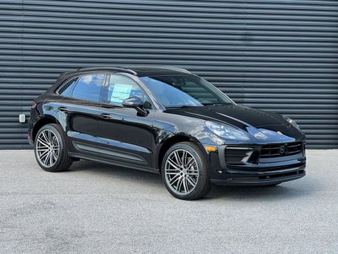 Certified 2025 Porsche Macan image 9