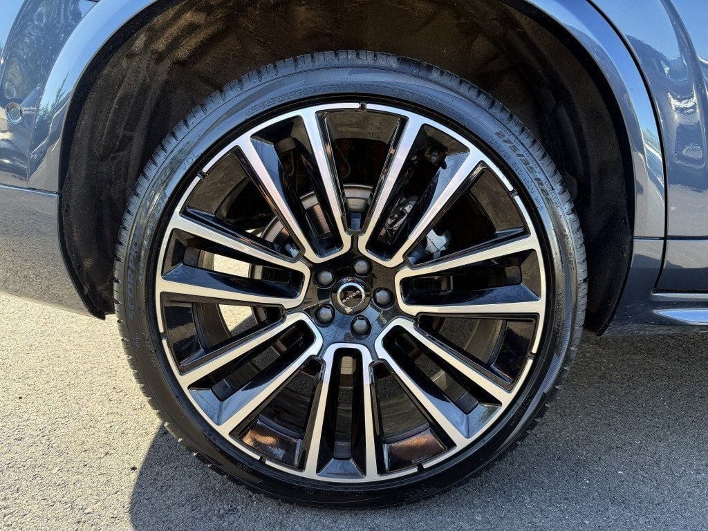 Used 2025 Volvo XC90 B6 Plus AWD/4WD image 4
