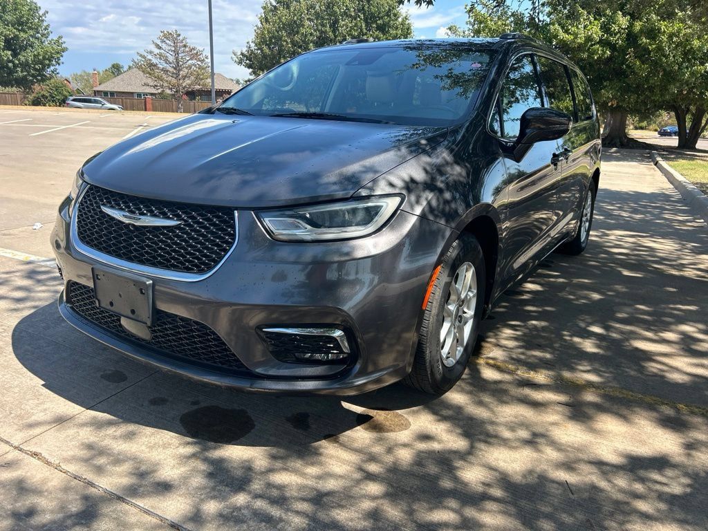 Used 2021 Chrysler Pacifica Touring-L FWD image 12