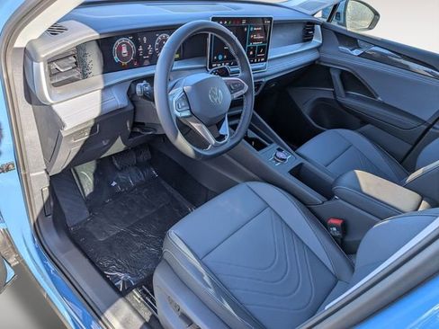 New 2026 Volkswagen Tiguan SE image 11