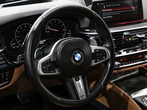Used 2019 BMW 540i w/ M Sport Package image 22