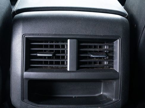 Used 2020 Volkswagen Atlas Cross Sport SE image 40