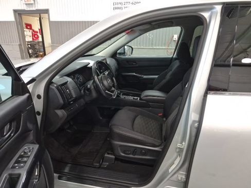 Certified 2024 Nissan Pathfinder SV AWD/4WD image 9
