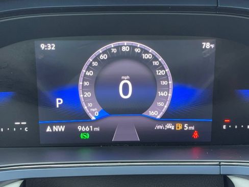 Used 2024 Volkswagen Taos SE FWD image 21