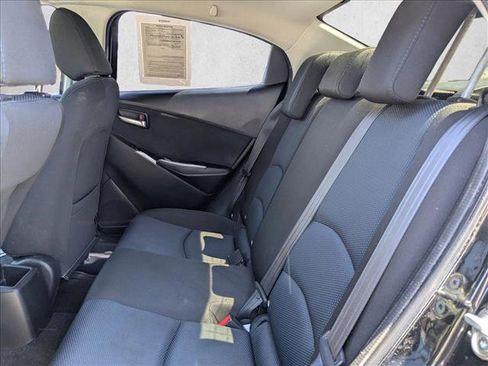 Used 2018 Toyota Yaris iA FWD image 17