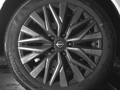 Used 2025 Nissan Altima 2.5 SV FWD image 15