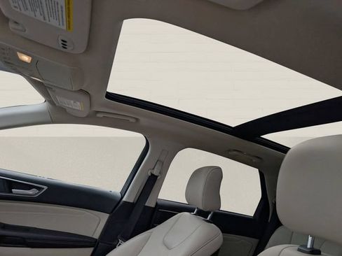 Used 2022 Ford Edge Titanium AWD/4WD image 13