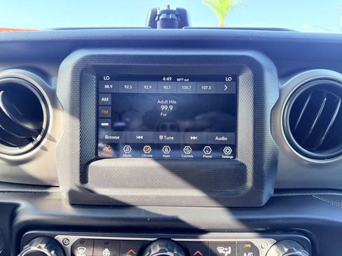 Used 2020 Jeep Gladiator Sport w/ Quick Order Package 24S AWD/4WD image 12