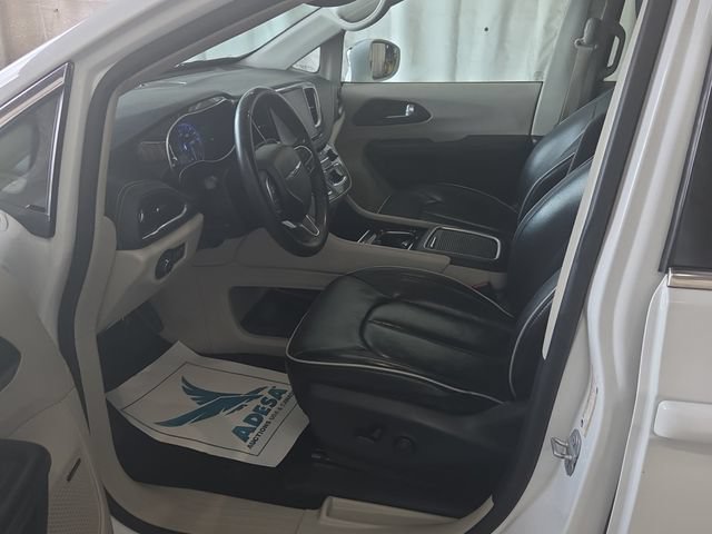 Used 2022 Chrysler Pacifica Limited FWD image 4