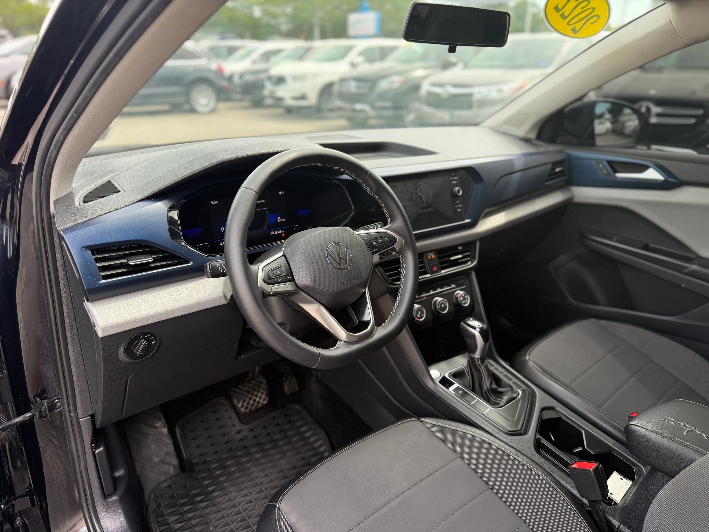 Used 2022 Volkswagen Taos SE FWD image 15