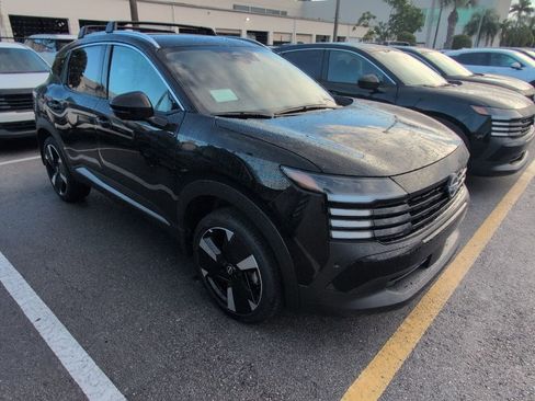 New 2025 Nissan Kicks SR image 2