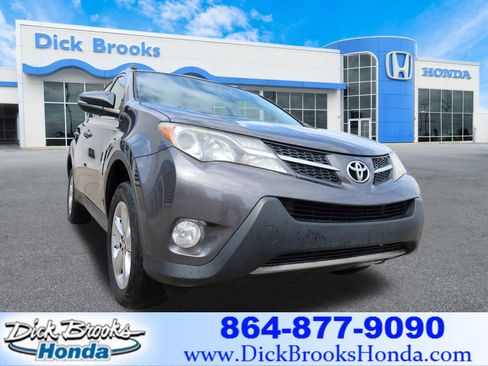 Used 2015 Toyota RAV4 XLE FWD image 1