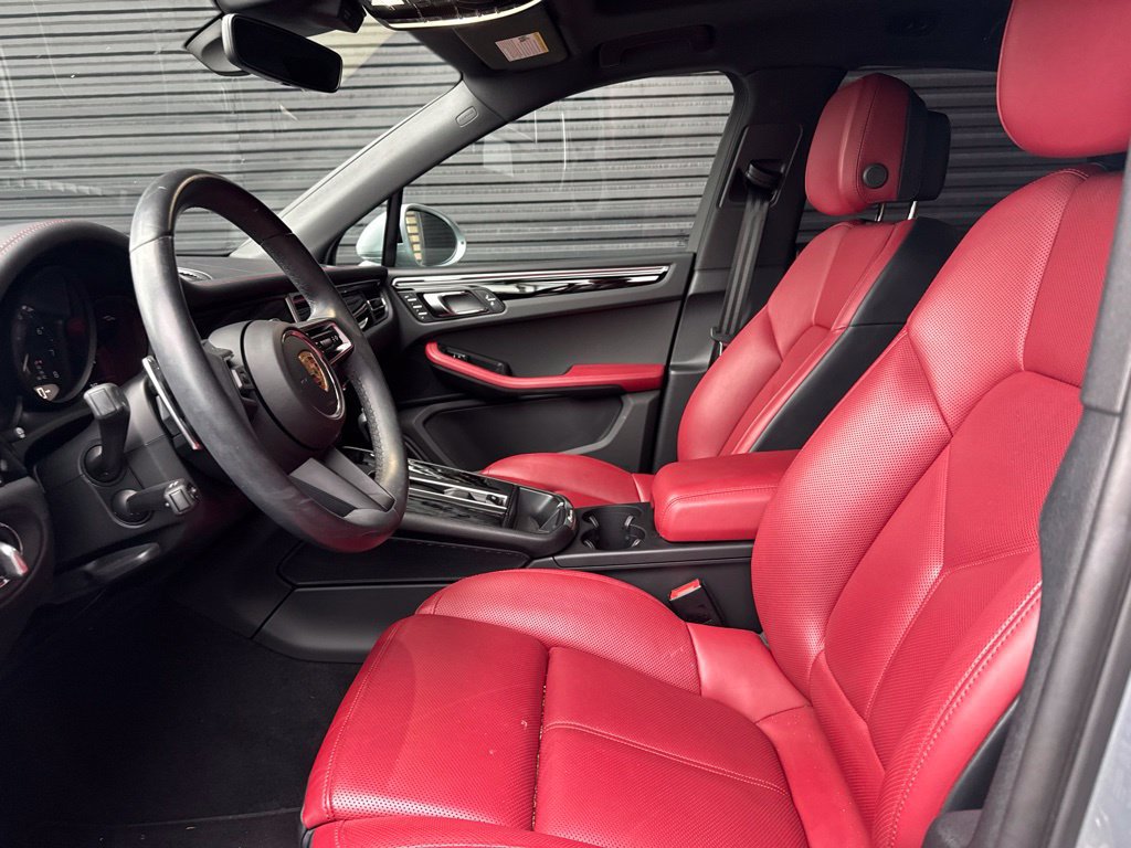 Certified 2024 Porsche Macan AWD/4WD image 6