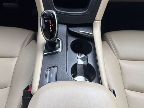 Used 2019 Cadillac XT5 FWD image 6